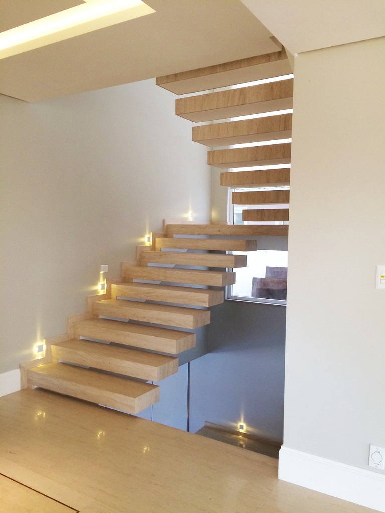 escadas e pisos